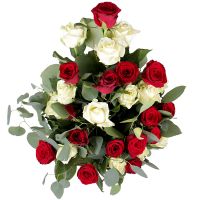 Buy the gorgeous bouquet of roses with delivery